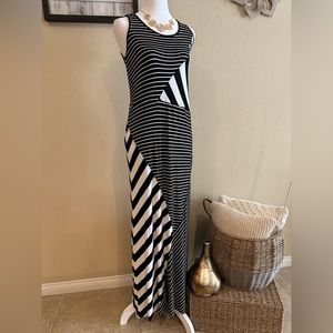Kensie Women’s Black/White (Vertical & Horizontal) Striped Long Dress - Sz M